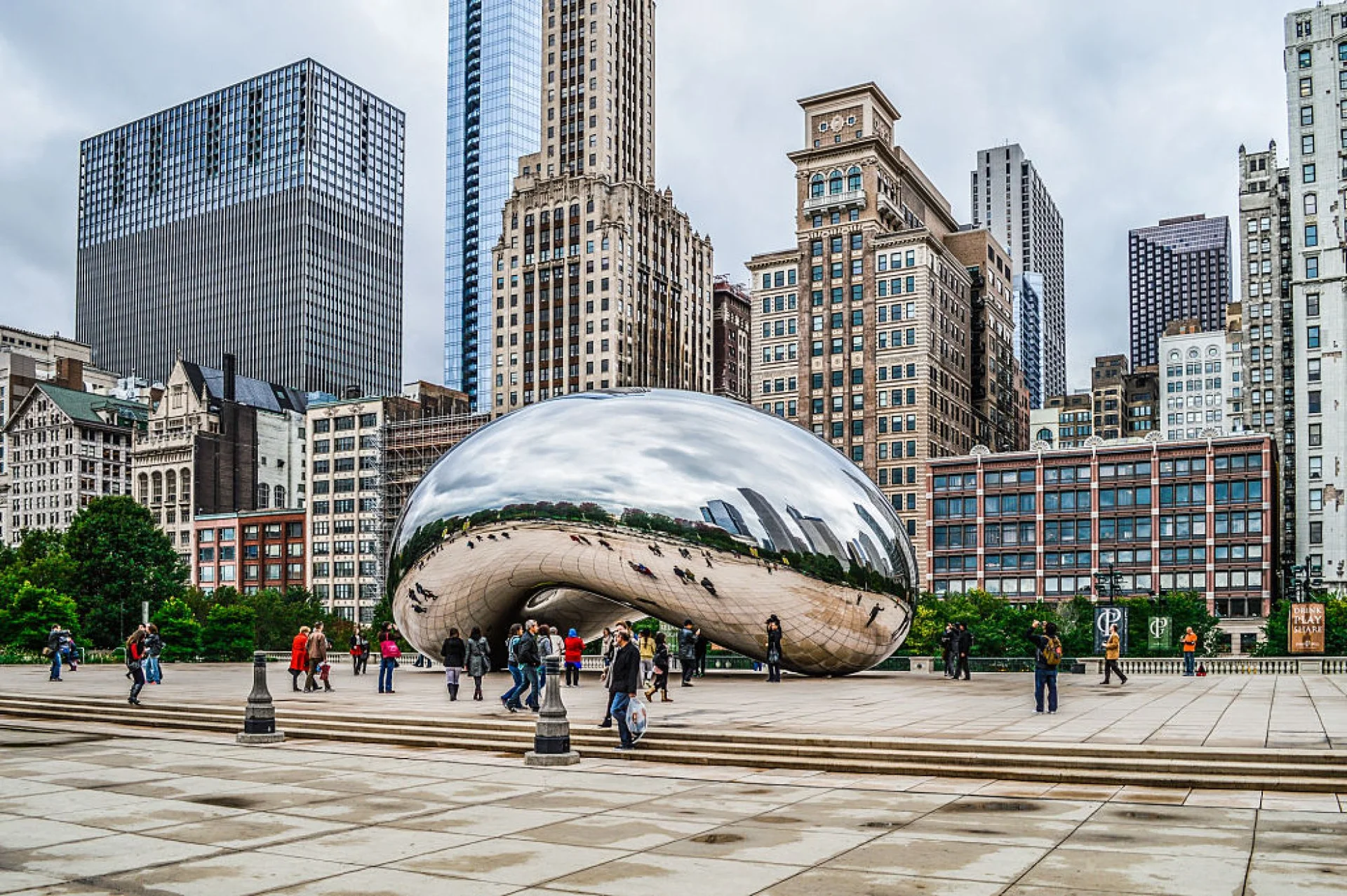 Downtown Chicago skyline and Cloud Gate in Millennium Park