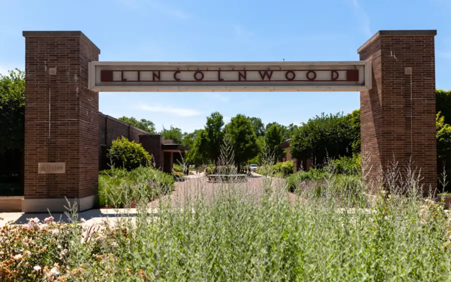 Lincolnwood, IL — a leafy village of brick Georgians and mid-century ranches just past Chicago's north border, served by AirFresh Inc.
